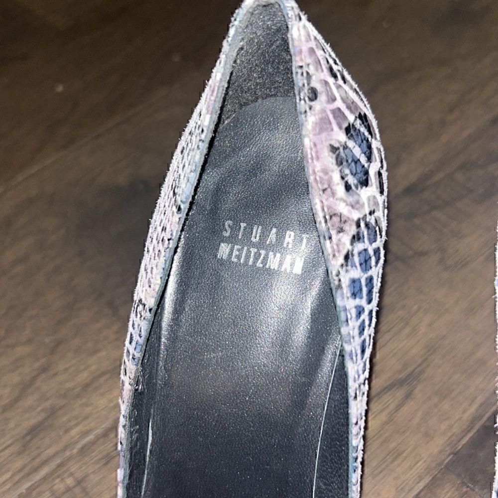 STUART WEITZMAN Grey/Purple/Blue Snake Print Stiletto Heels 5”heel Sz 8.5 GUC - Picture 4 of 9